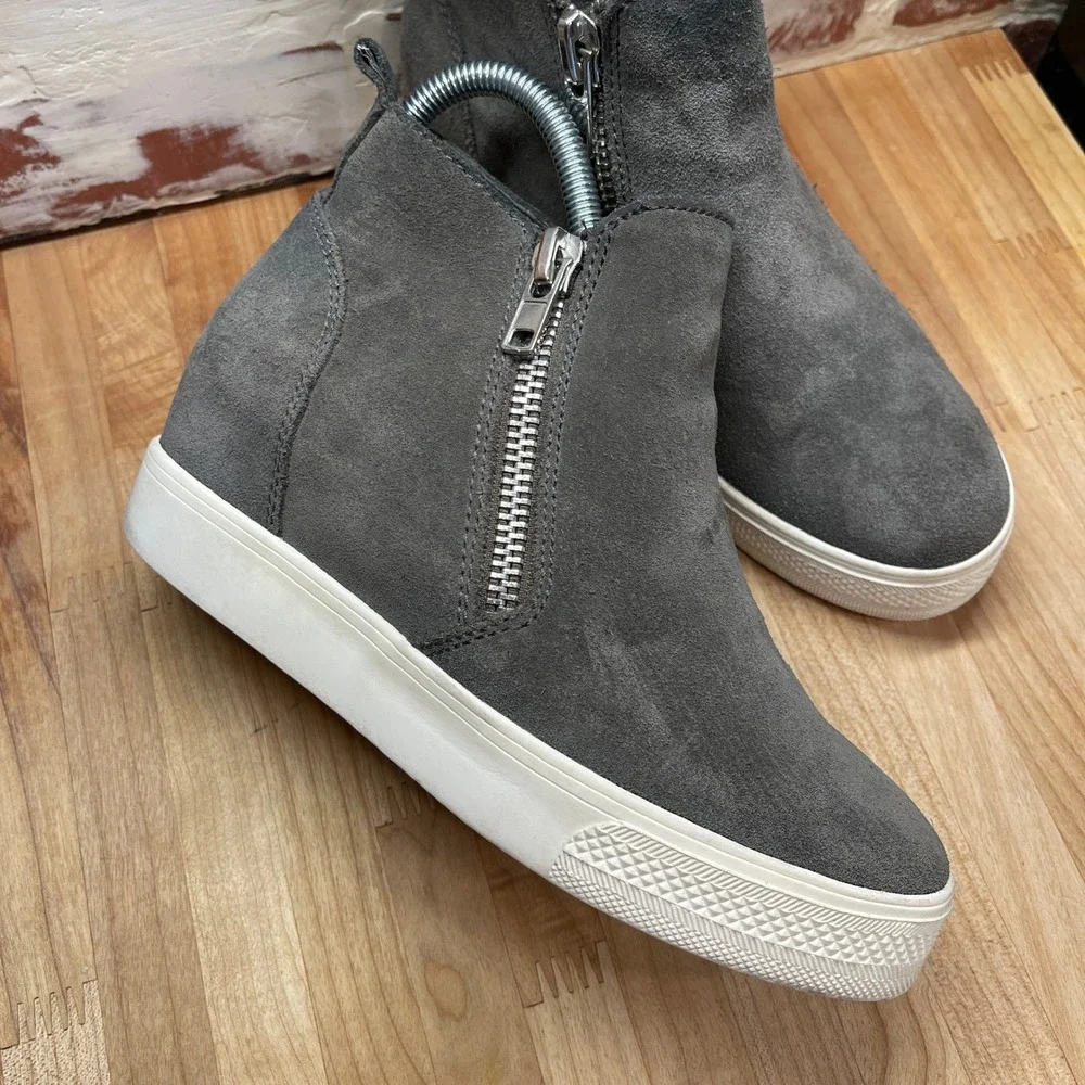 Steve Madden Wedgie‎ Grey Suede Hidden Wedge High Top Sneaker Booties Womens 7M